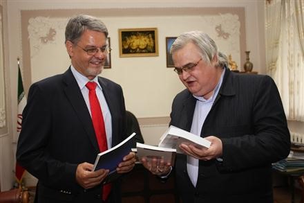 دیدار سفیر آلمان با دکتر شعردوست در دفتر کاری ایشان
