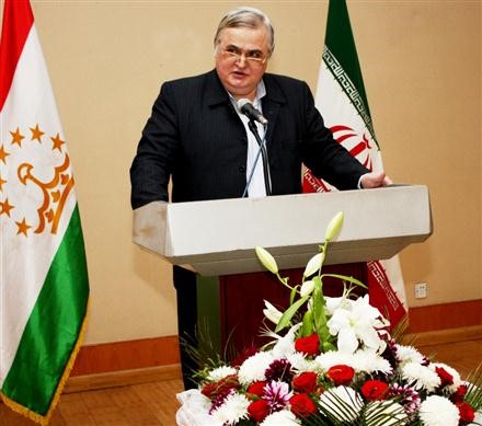 تصاویر مربوط به مراسم تجلیل اهل قلم، اندیشمندان و جامعه فرهنگی تاجیکستان از دکتر شعردوست در هتل تاجی