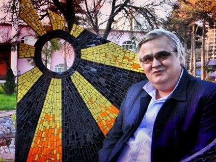 آنجا که قلم، هنگام گذر از کوچه خاطرات، در شهر خاطر سیال و دل تپنده چنین می گوید:«تبریز» سیز له میشم